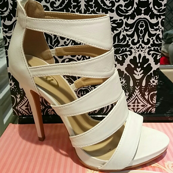 White Heels sz7