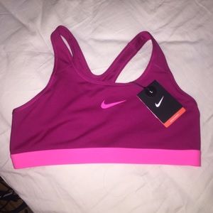 New with tags size large Nike sports bra