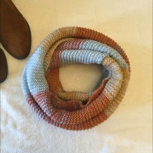 NWOT knit infinity scarf