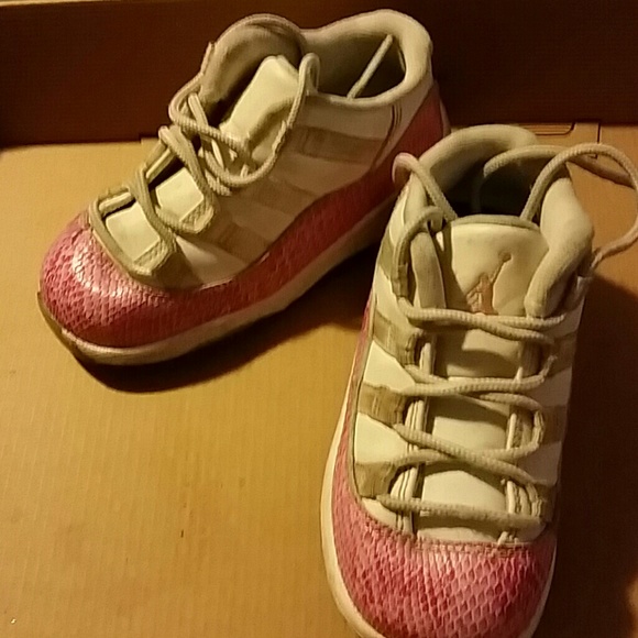 Kids jordan sneakers