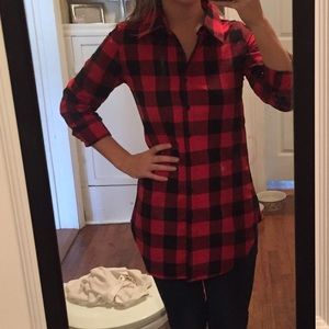 red and black plaid long sleeve shirt