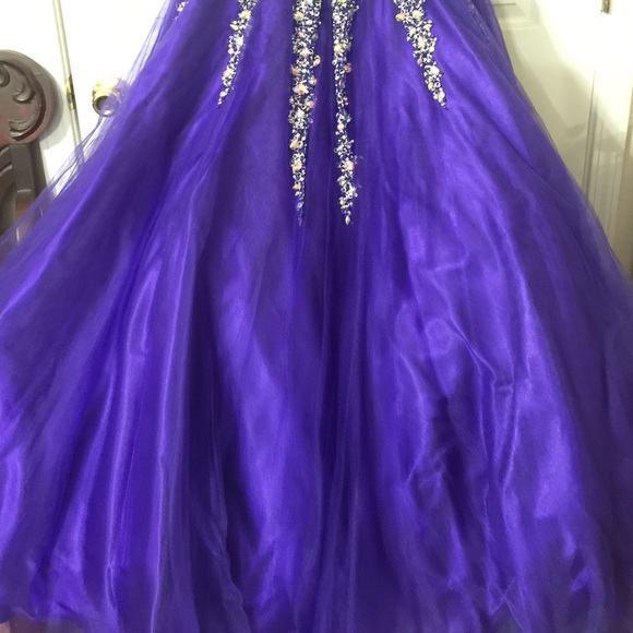 Wow! Prom & Pageant Purple ball gown - Picture 4 of 4
