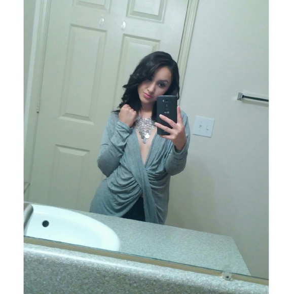 GRAY TONED OUTFIT - TOP/JEANS- ONE STOP SHOP!! - Picture 4 of 4