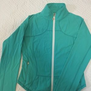 Lulu lemon jacket size 6