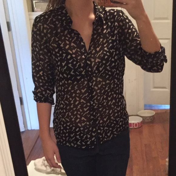 Black and white pattern. sheer long sleeve top