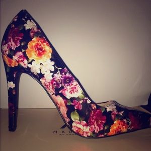Floral High Heels size 7.5