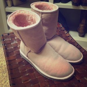 ORIGINAL SHORT PINK UGG BOOTS