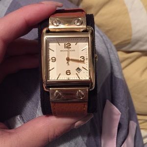 Brand-new never been worn Michael Kors watch