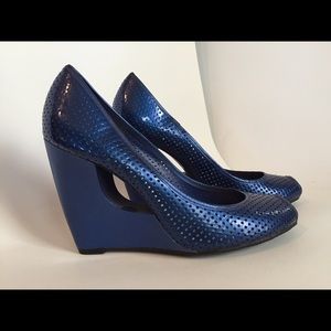 Never worn BCBG blue heels 9.5