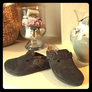 Birkenstock Boston Clog, Chocolate Suede.
