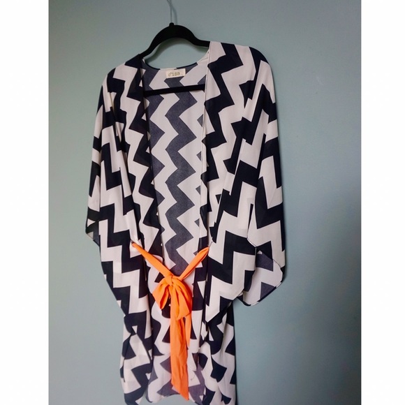 Chevron Longline Wrap - Picture 2 of 3