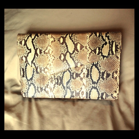 Price Lowered!! VINTAGE Genuine Snake Skin Clutch