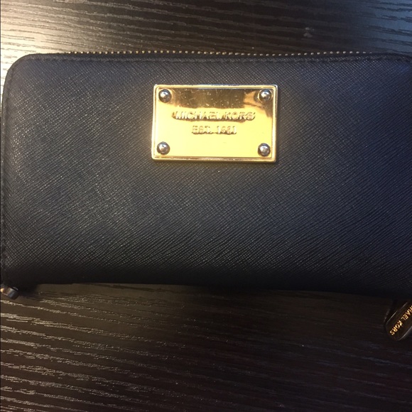 Michael kors wallet