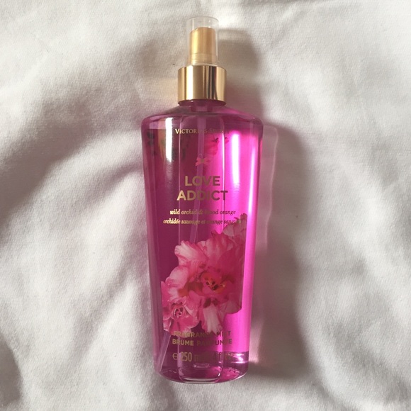 🎉🔴SALE🔴🎉 VS LOVE ADDICT FRAGRANCE MIST
