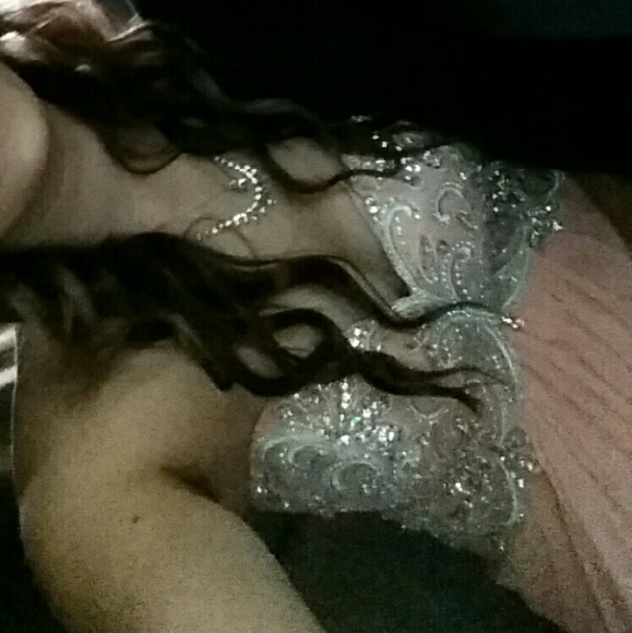 Prom/Formal Dress - Picture 2 of 3
