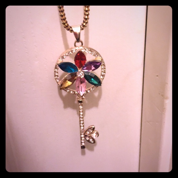 Betsey Johnson necklace - Picture 1 of 2