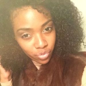 Meet your Posher, Briana