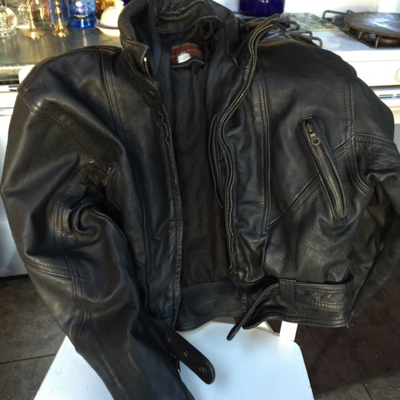 Great leather biker chic jacket nice and warm!!!