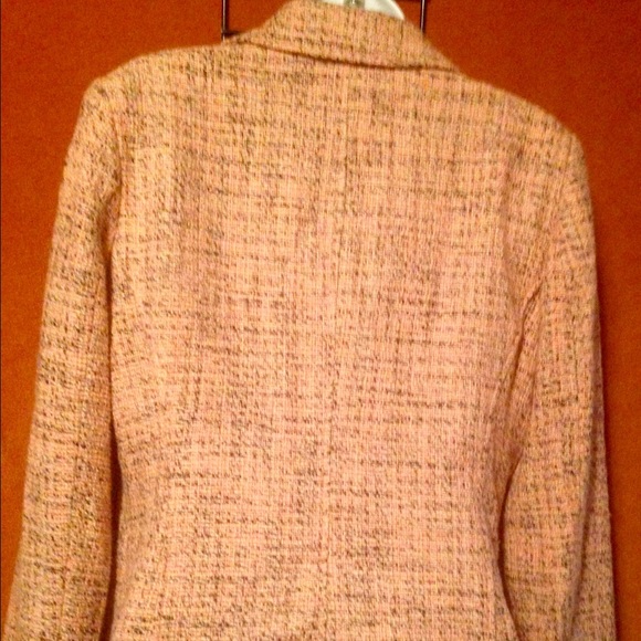 Beautiful Jacket!🍑 - Picture 3 of 4