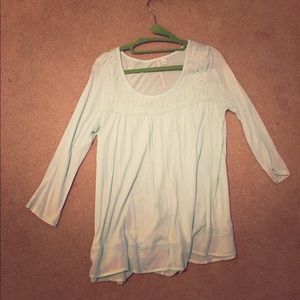 Flowy cotton long sleeve with detail at chest area