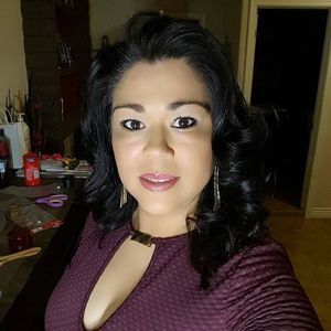 Meet your Posher, Yanira