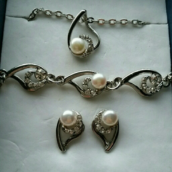 Host Pick๐โ๐ - Picture 1 of 3