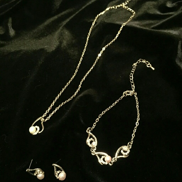 Host Pick๐โ๐ - Picture 2 of 3