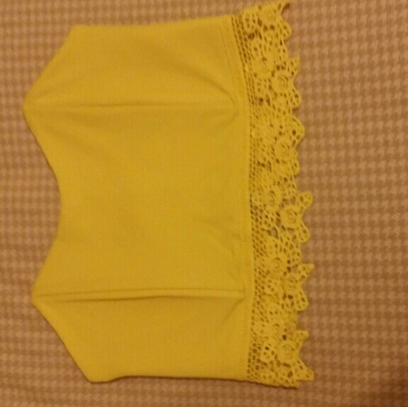 Crop top - Picture 3 of 3