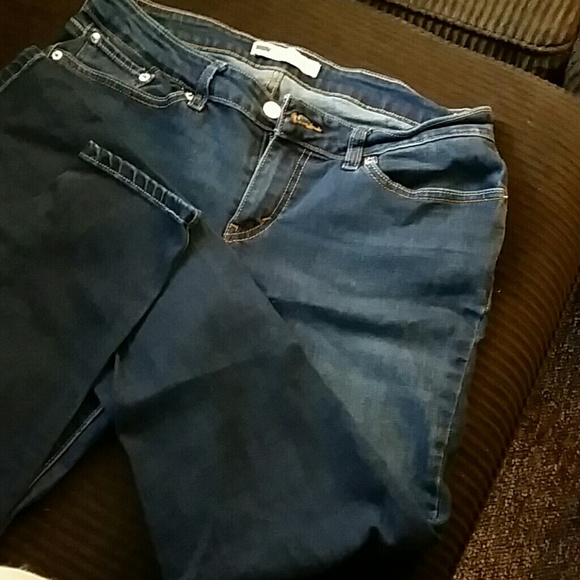 Levis