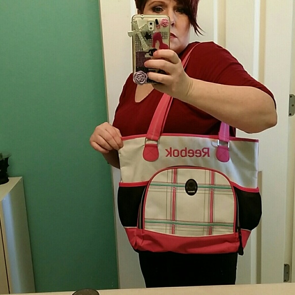 CLOSEOUT SALE!!!   REDBOX GYM BAG/SCHOOL BOOK BAG