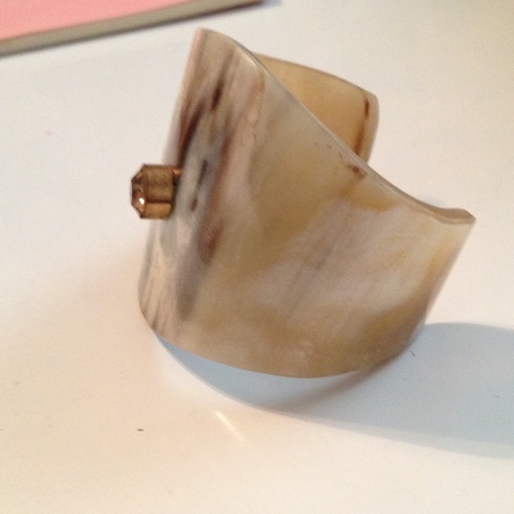 Statement bracelet - Picture 2 of 4