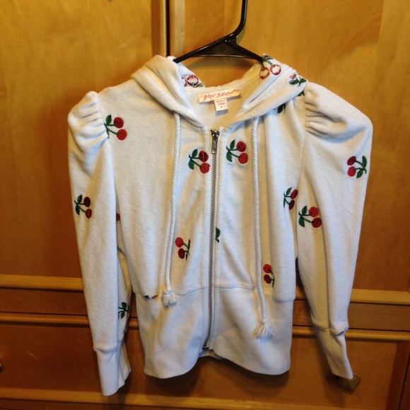 Betsey Johnson Sweaters - Betsey Johnson cropped cheery sweater