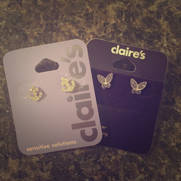 Set of 2 Claire's Earrings - Picture 1 of 3