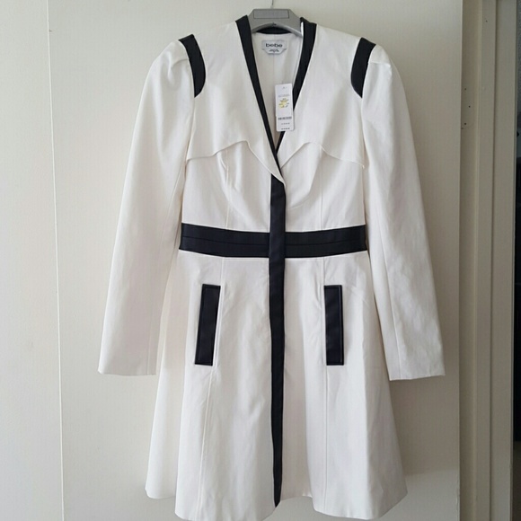 I'm selling because I have already 3 trench coats.