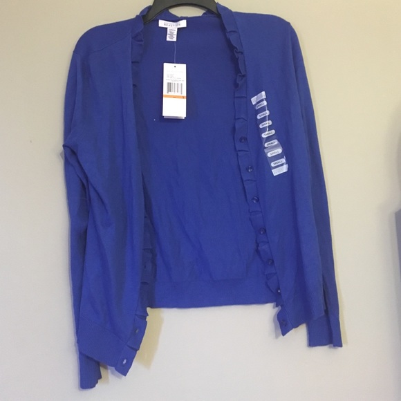 Long sleeve blue cardigan ruffles down the buttons