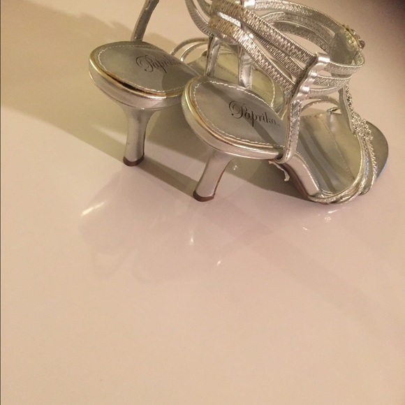 Silver heels - Picture 4 of 4