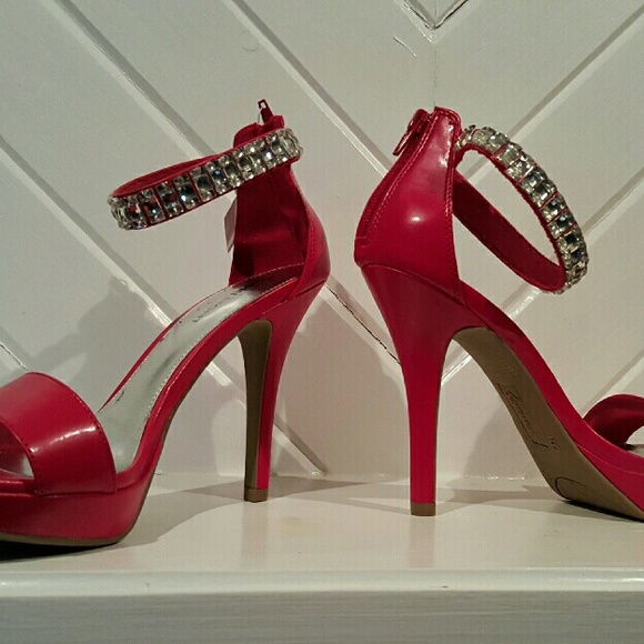 🔴 $$ Redd Hott ♨Heels!! - Picture 2 of 4