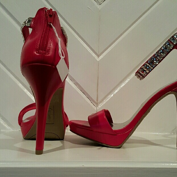 🔴 $$ Redd Hott ♨Heels!! - Picture 3 of 4