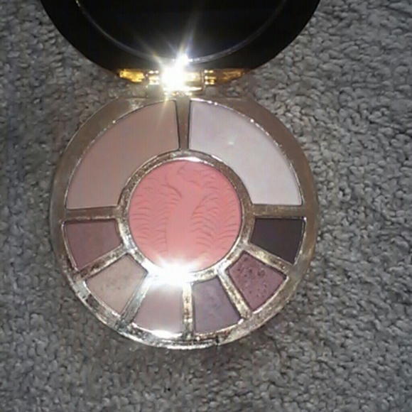 Tarte amazonian clay showstopper palette