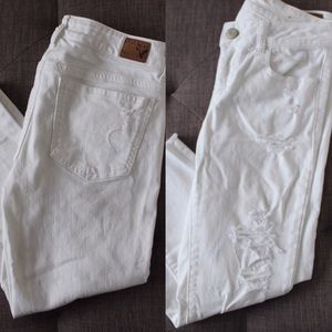 American Eagle White Cropped Jeans