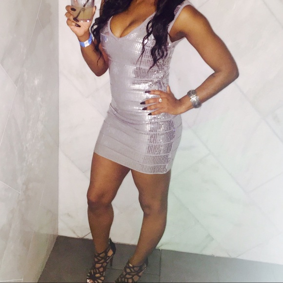 Dress - Picture 2 of 3