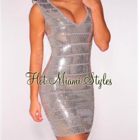 Dress - Picture 3 of 3