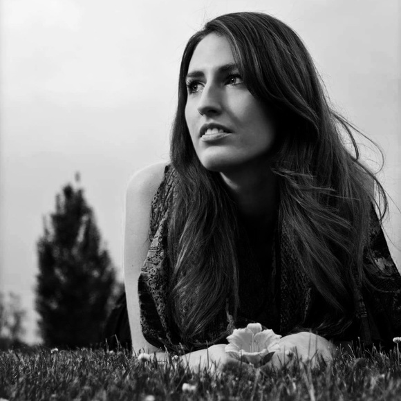 Meet your Posher, Katie - Picture 1 of 1