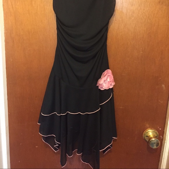 Black dress. - Picture 2 of 4