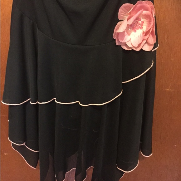 Black dress. - Picture 4 of 4