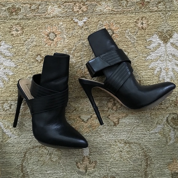 AUTHENTIC BCBG High Heel Booties