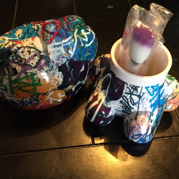 Never used, Hello Kitty Sephora brush set