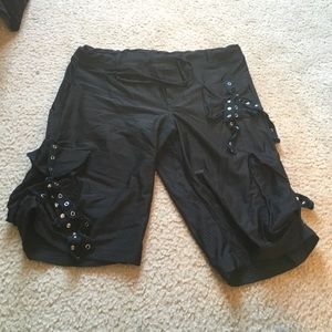 Black turbo kick cargo