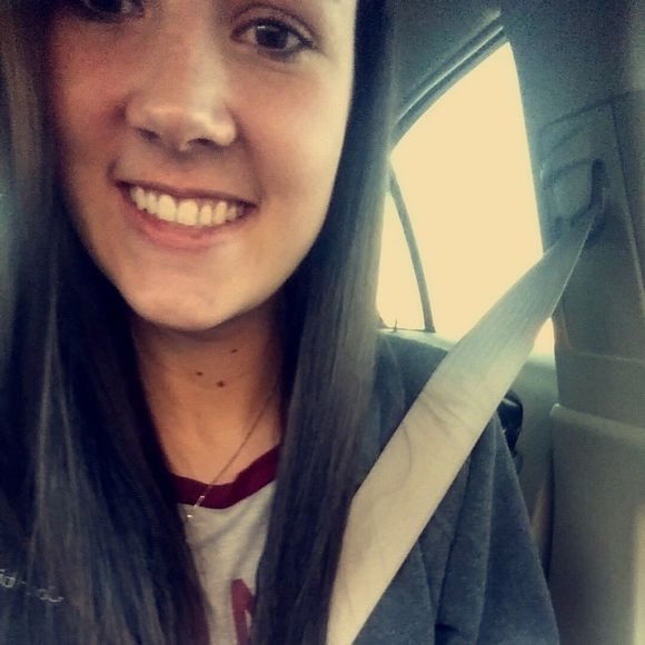 Meet your Posher, Caitlyn nicole