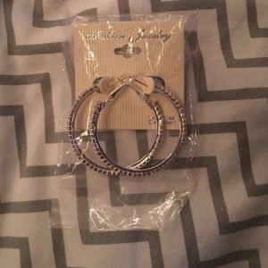 Don't wear hoops.. Never worn